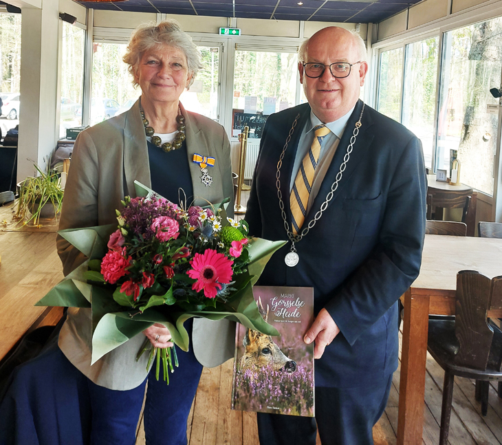 foto van burgemeester met Mevr. van Schie