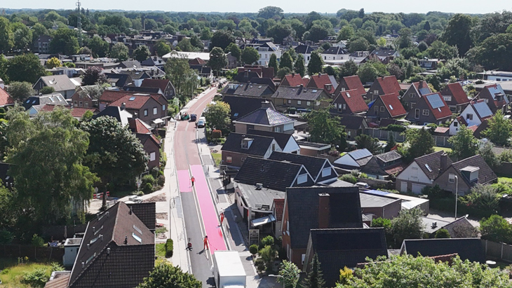 luchtfoto van de Albert Hahnweg